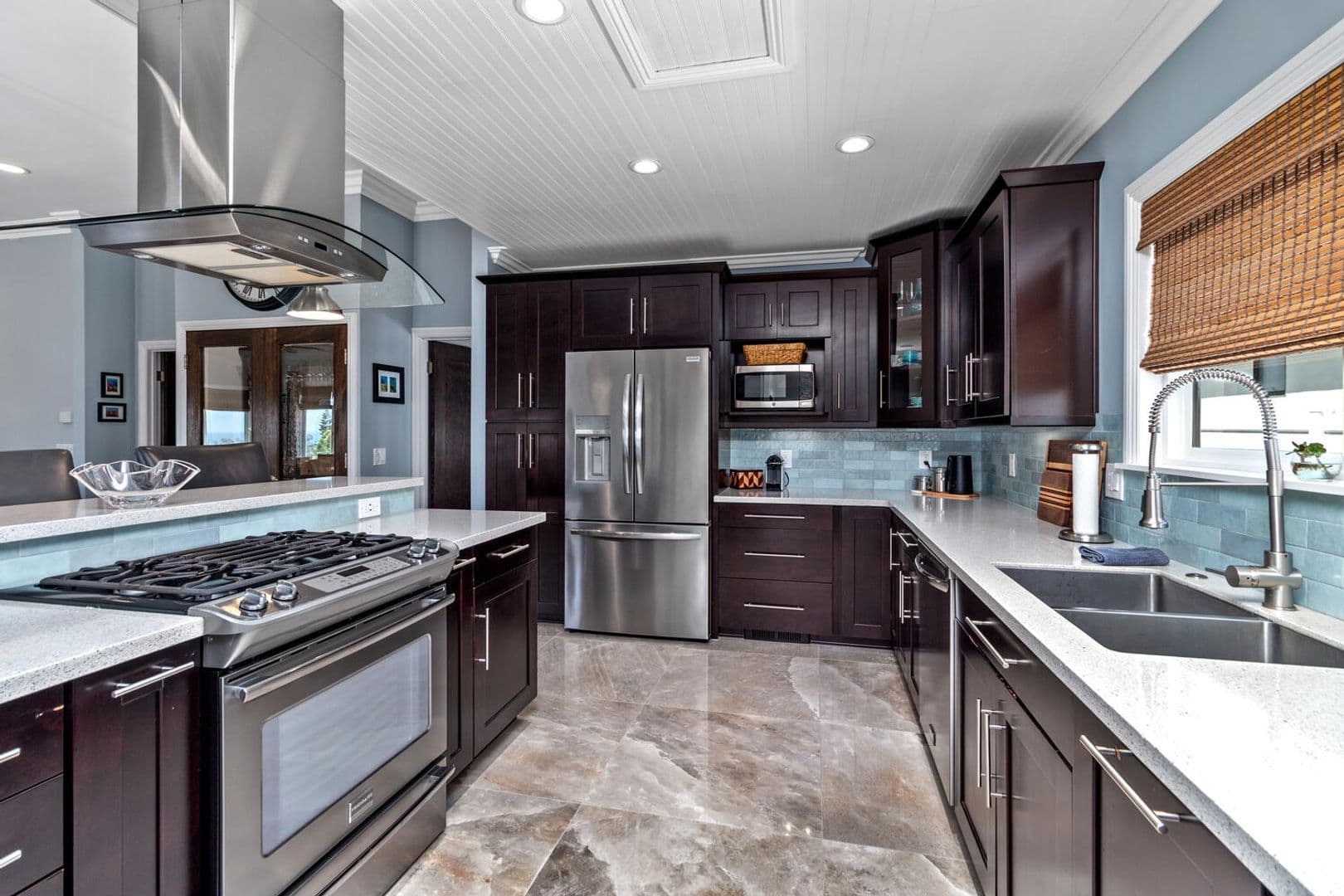 Oceanside House: 1026 West St