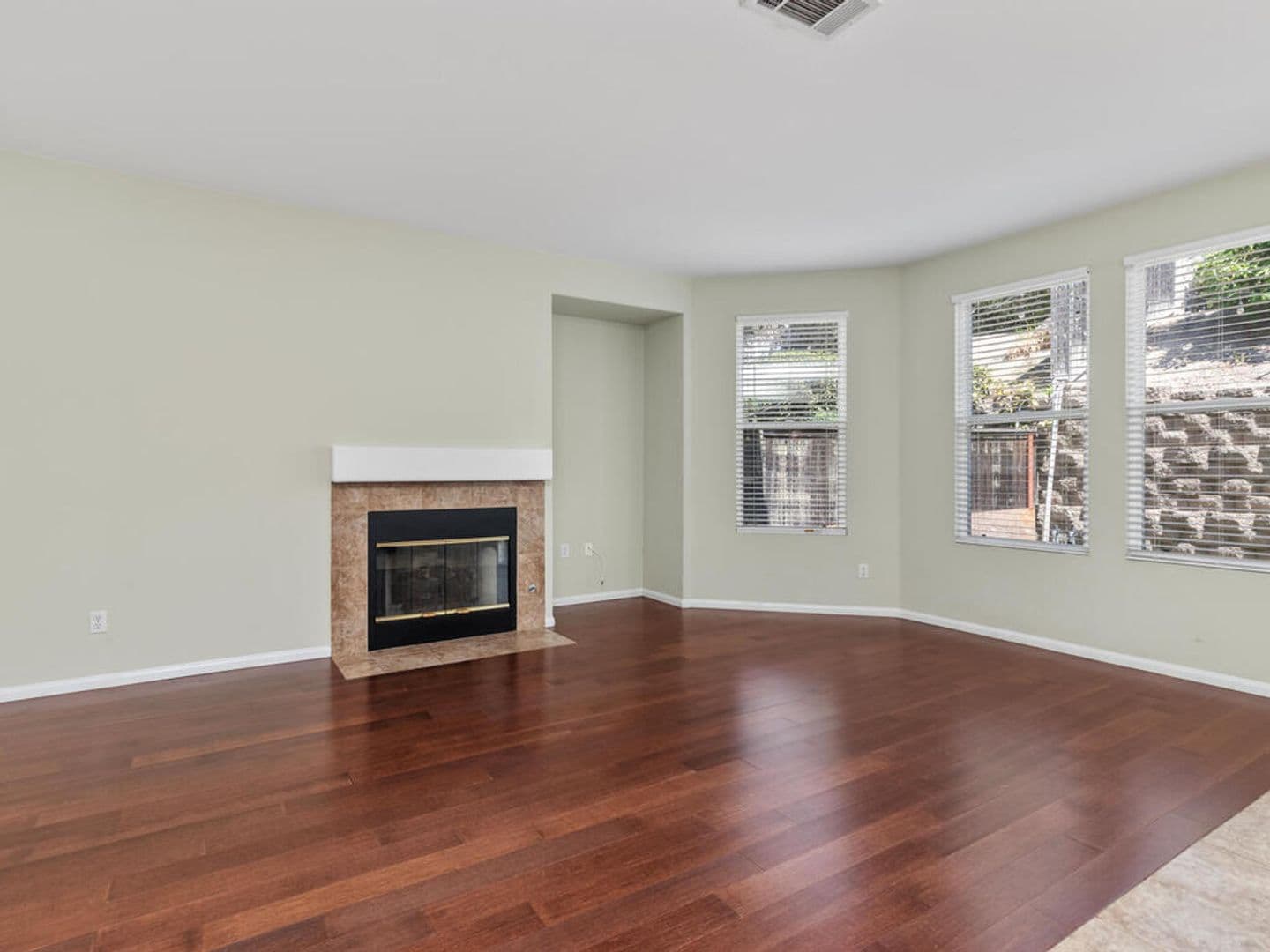 Oceanside House: 1403 Enchante Way