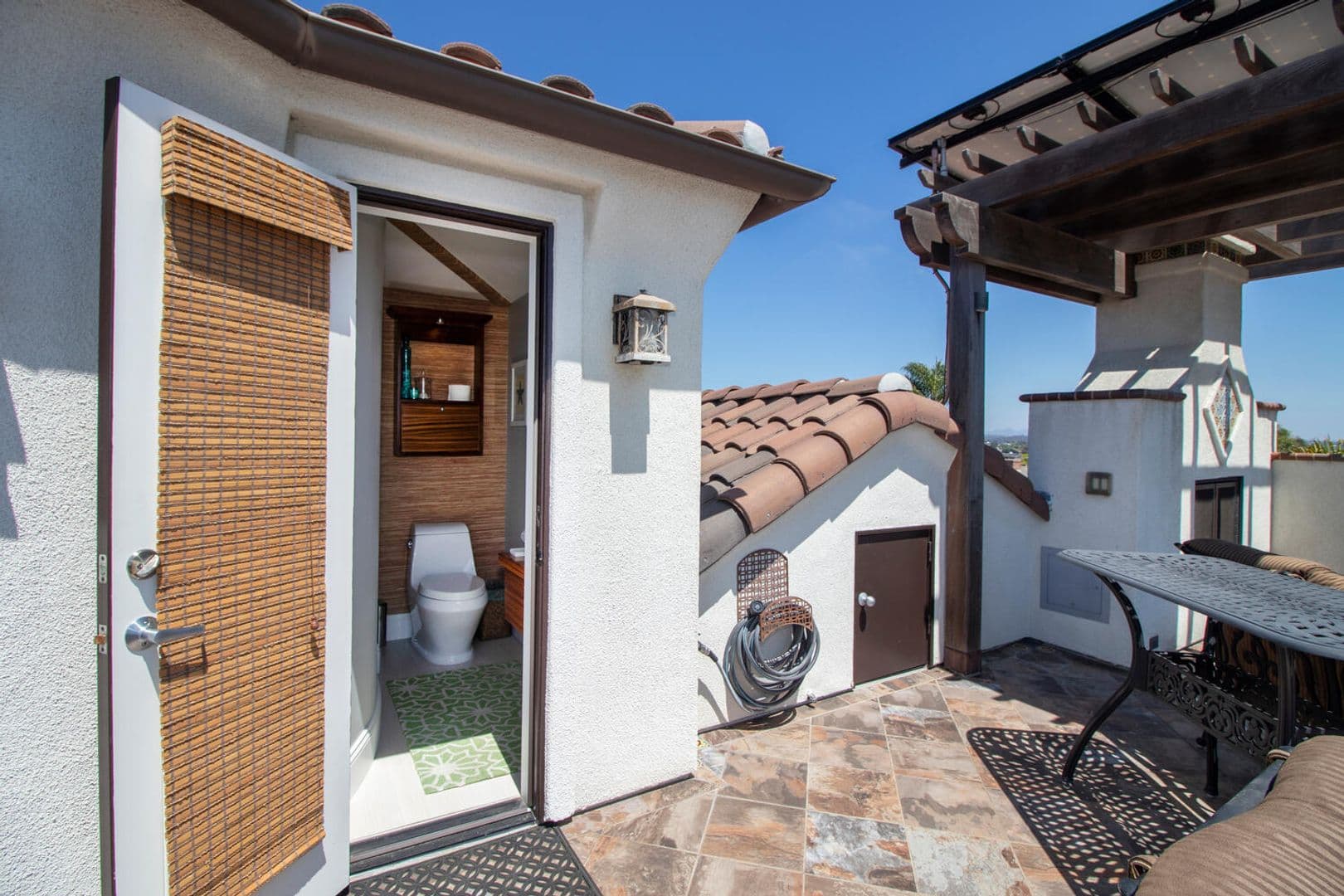 Oceanside House: 1026 West St