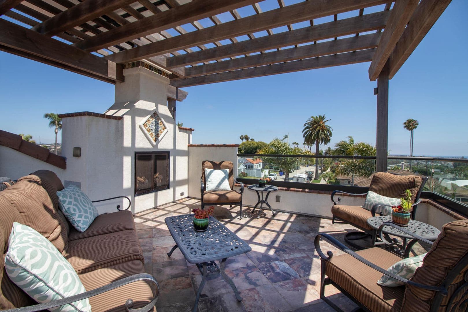 Oceanside House: 1026 West St