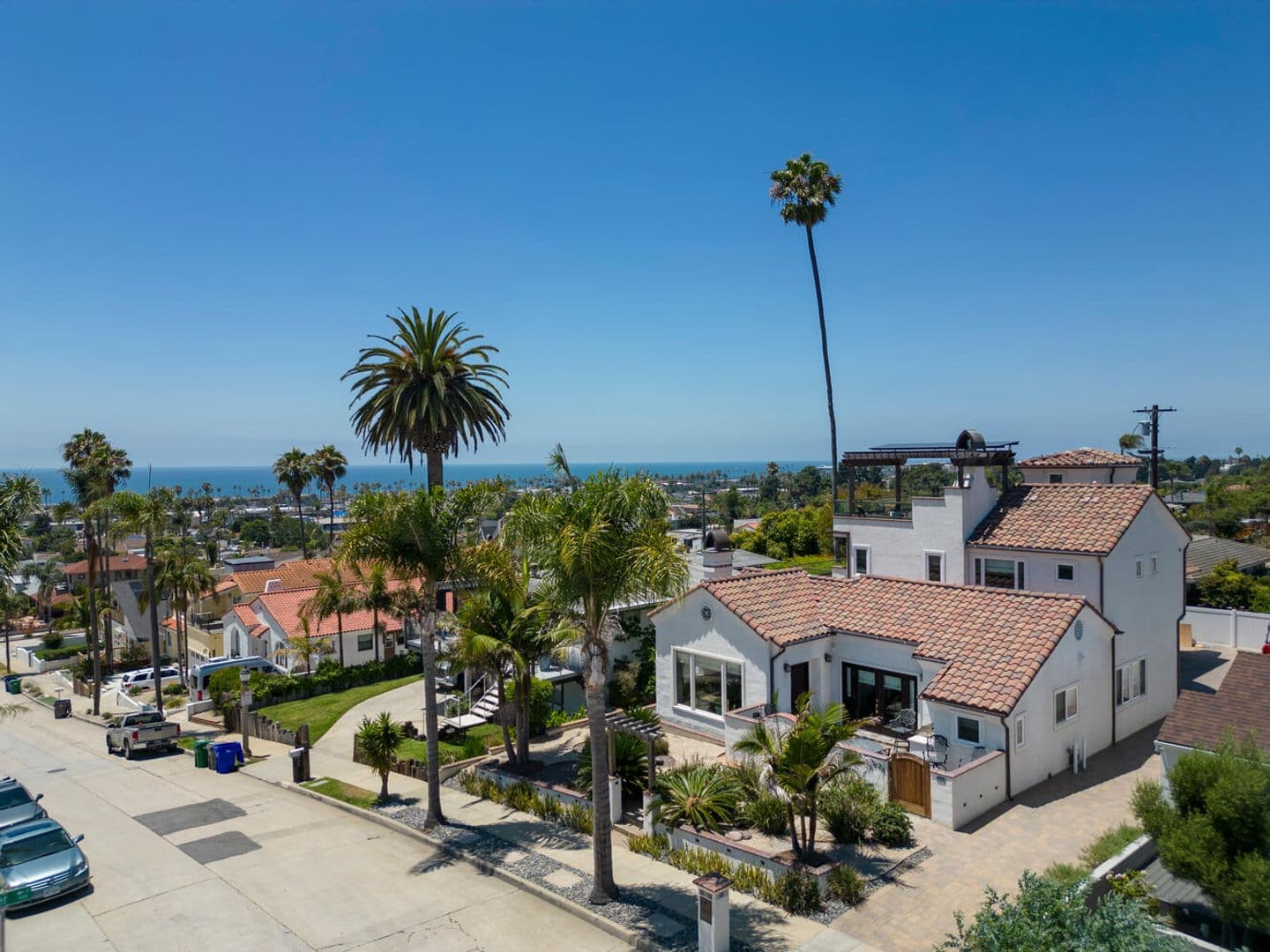 Oceanside House: 1026 West St