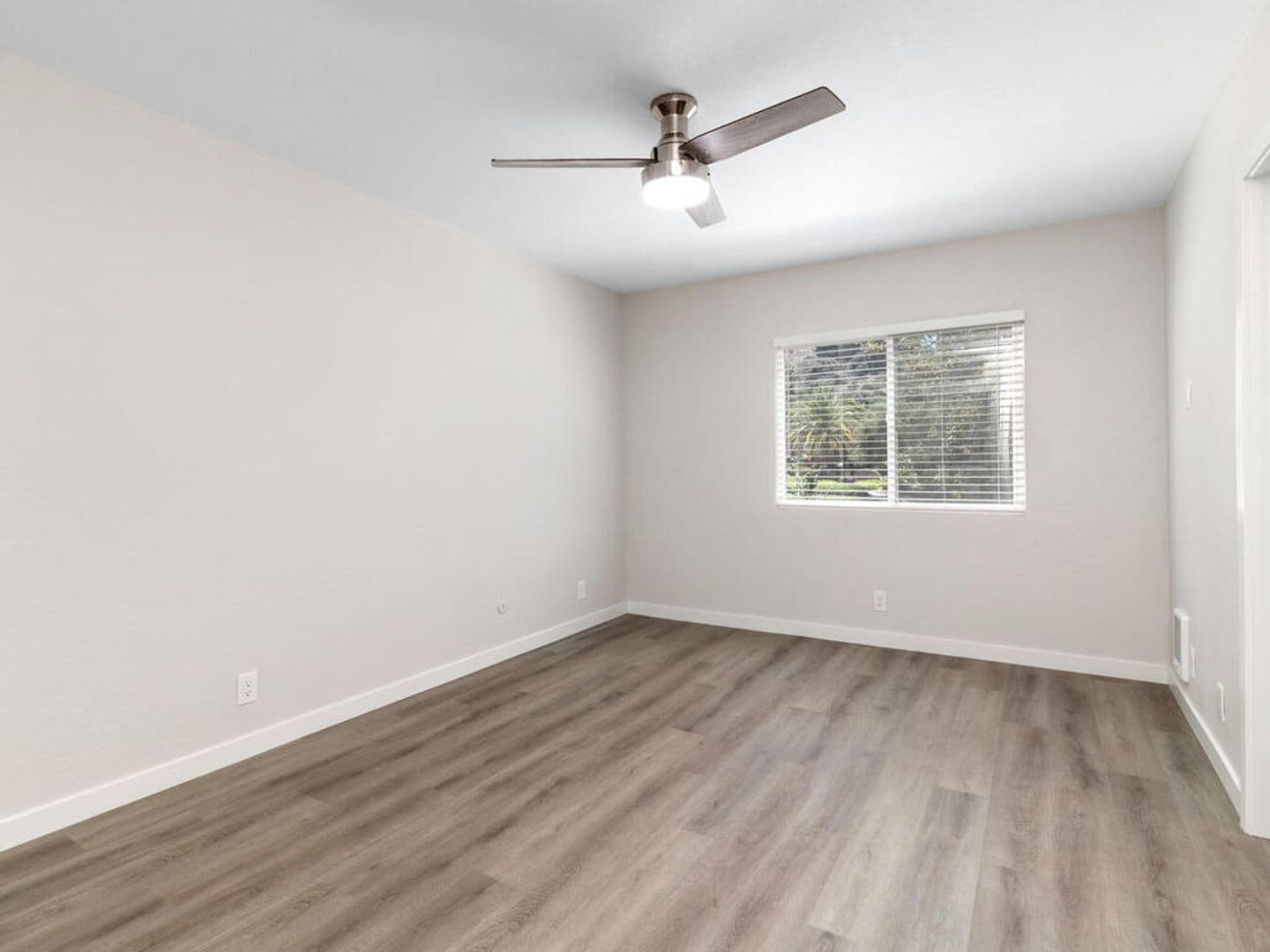 Oceanside Condo: 109 Avenida Las Brisas - Unit D