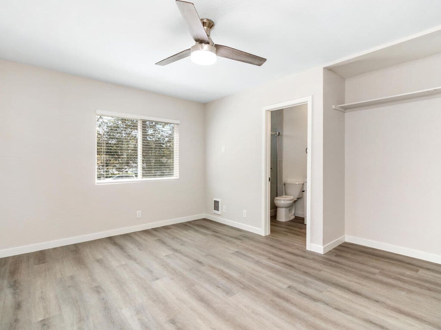 Oceanside Condo: 109 Avenida Las Brisas - Unit D