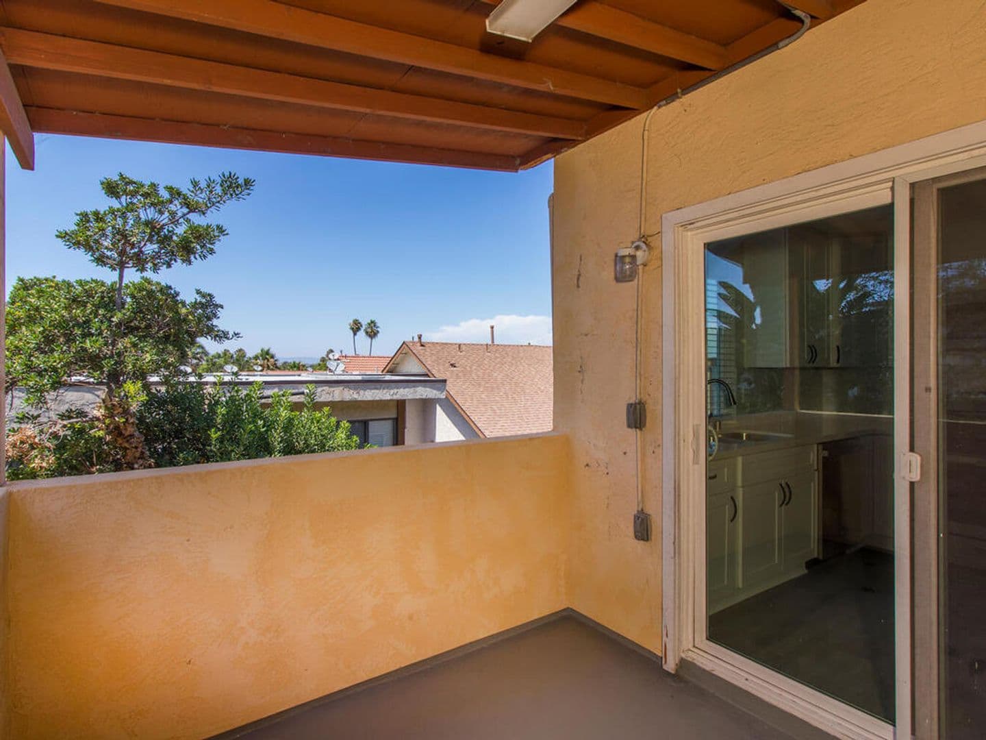 Oceanside Condo: 109 Avenida Las Brisas - Unit D
