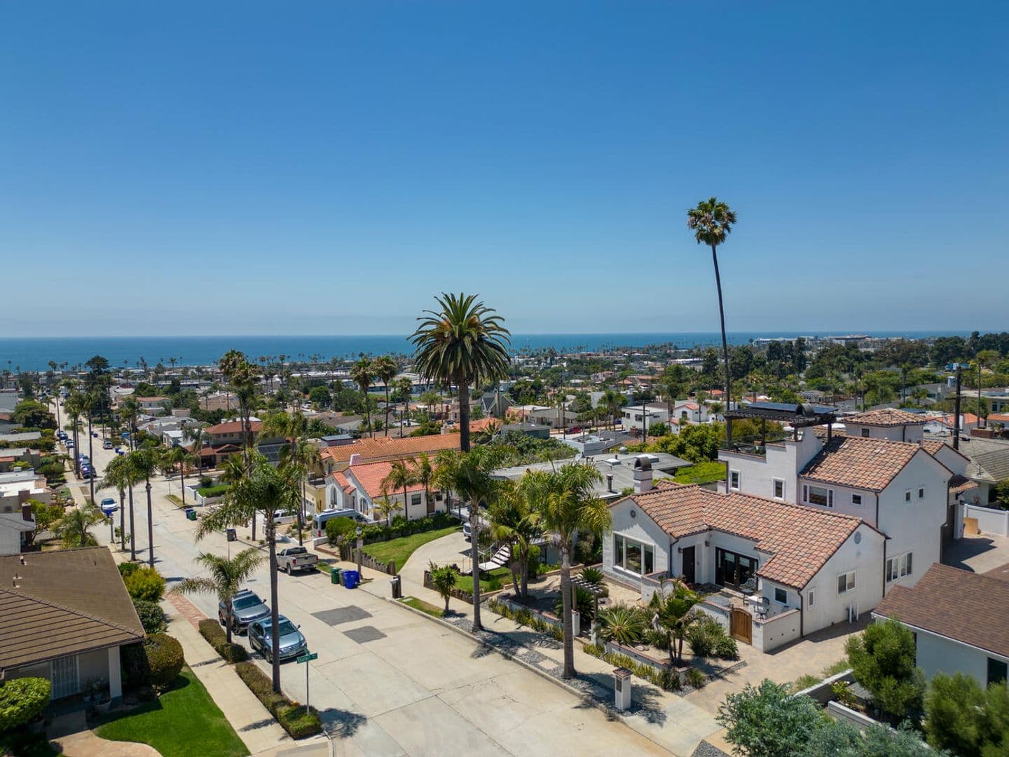 Oceanside House: 1026 West St