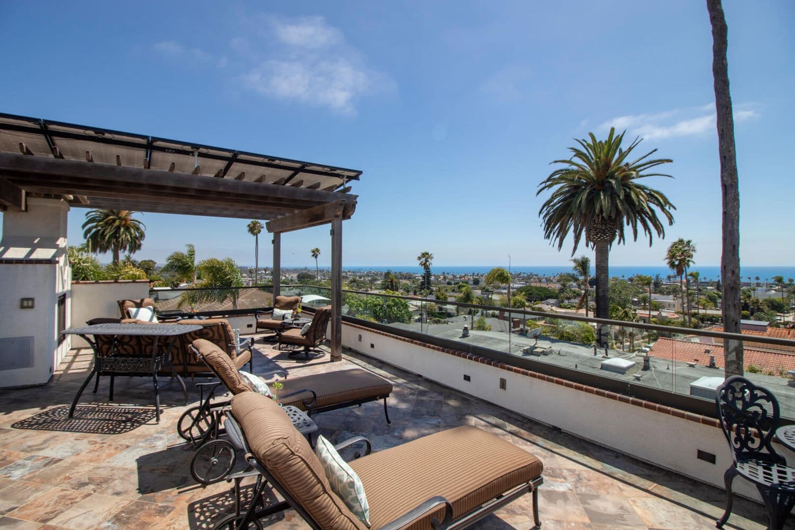 Oceanside House: 1026 West St