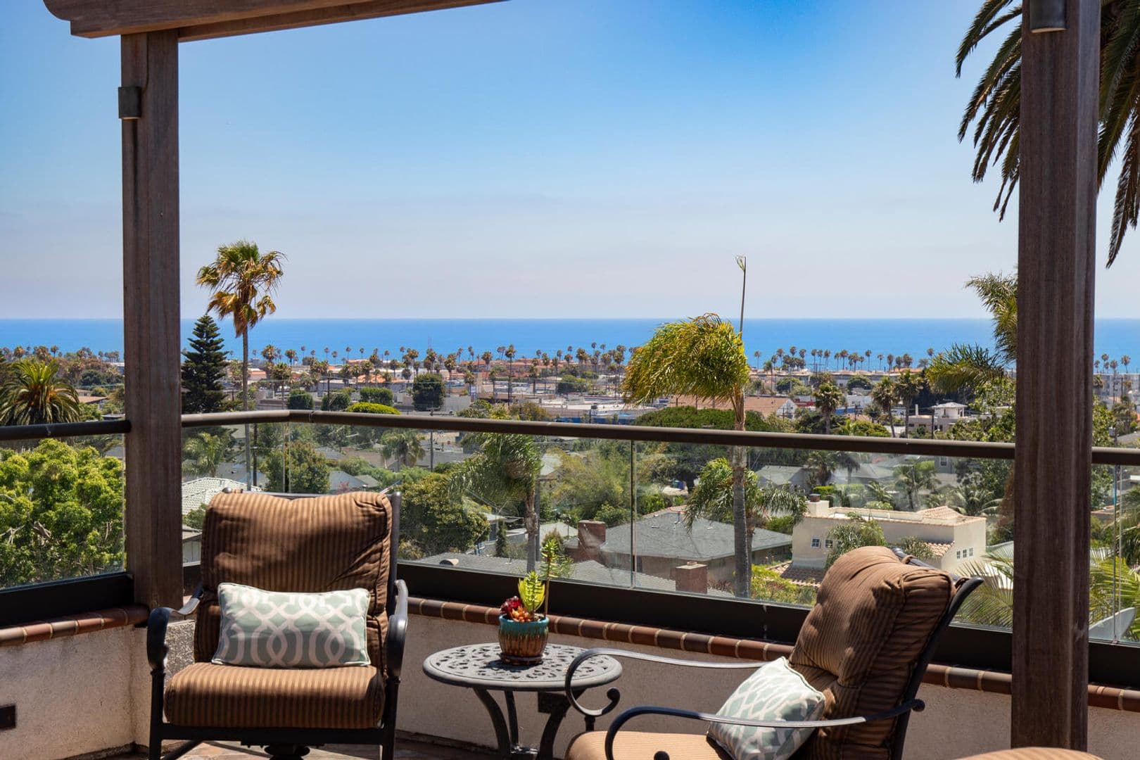 Oceanside House: 1026 West St
