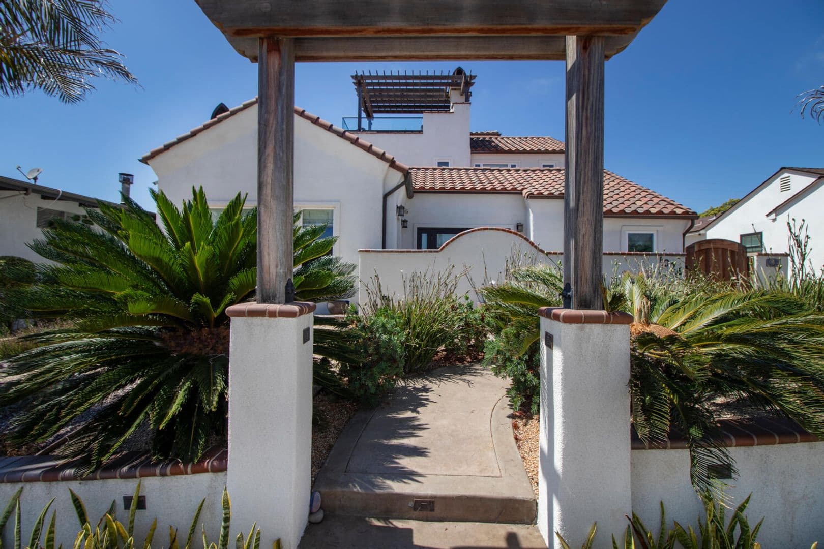 Oceanside House: 1026 West St