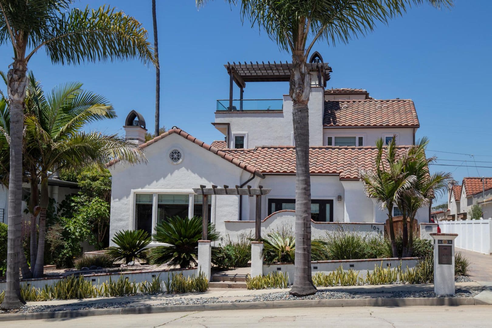 Oceanside House: 1026 West St