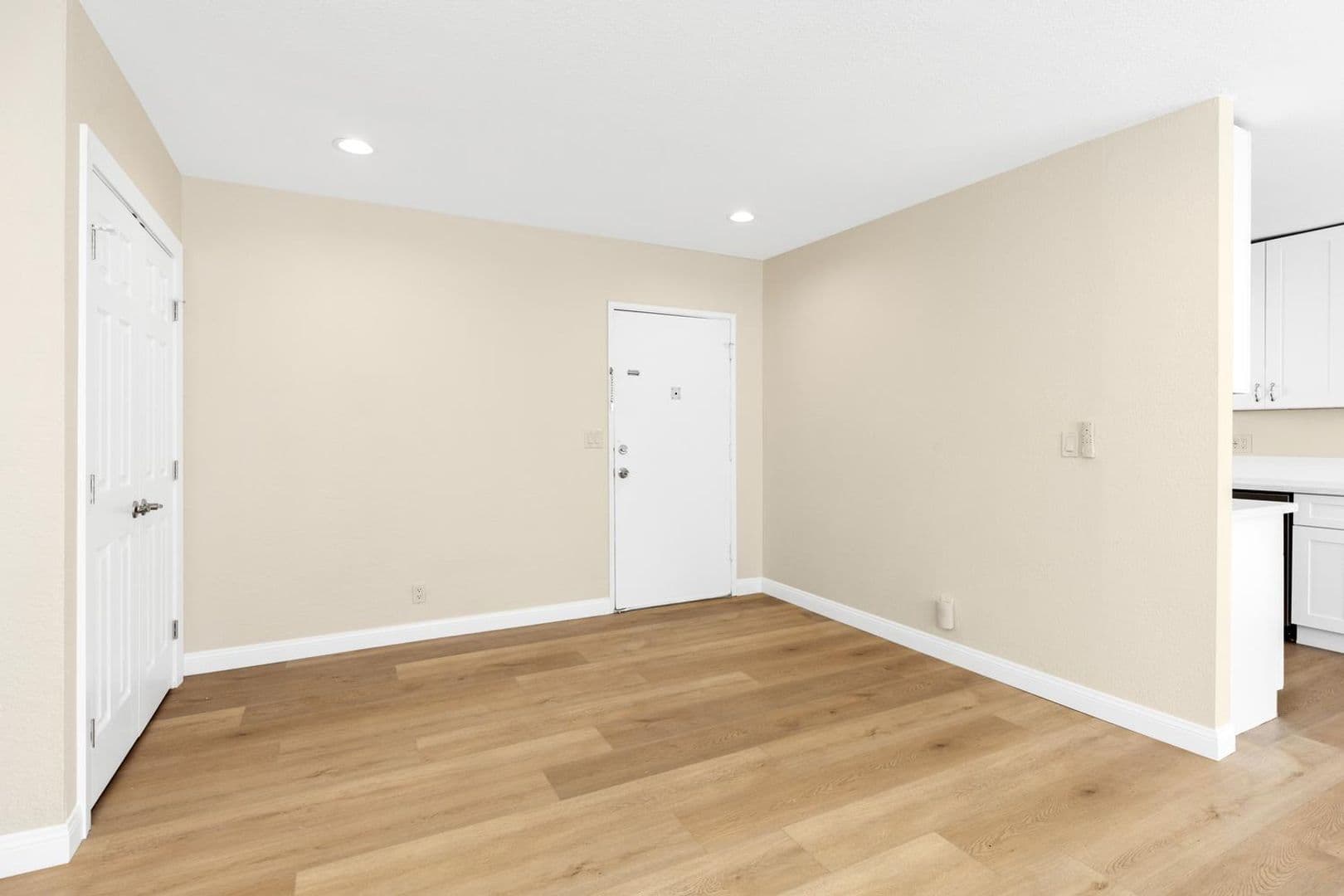 Oceanside Condo: 109 Avenida Las Brisas - Unit C