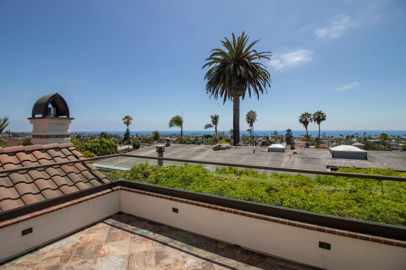 Oceanside House: 1026 West St