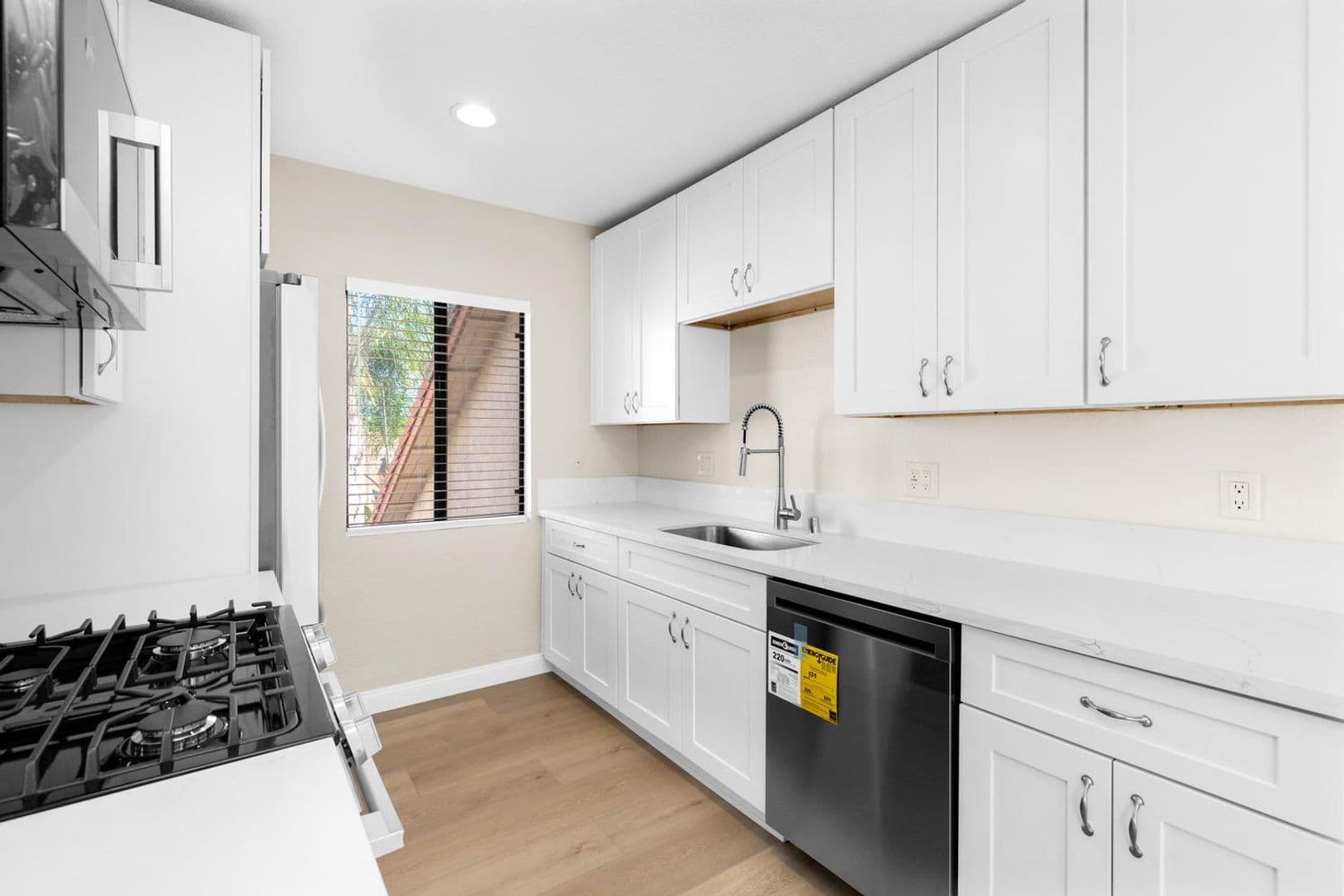 Oceanside Condo: 109 Avenida Las Brisas - Unit C