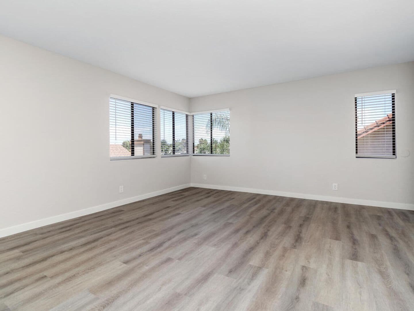Oceanside Condo: 109 Avenida Las Brisas - Unit D