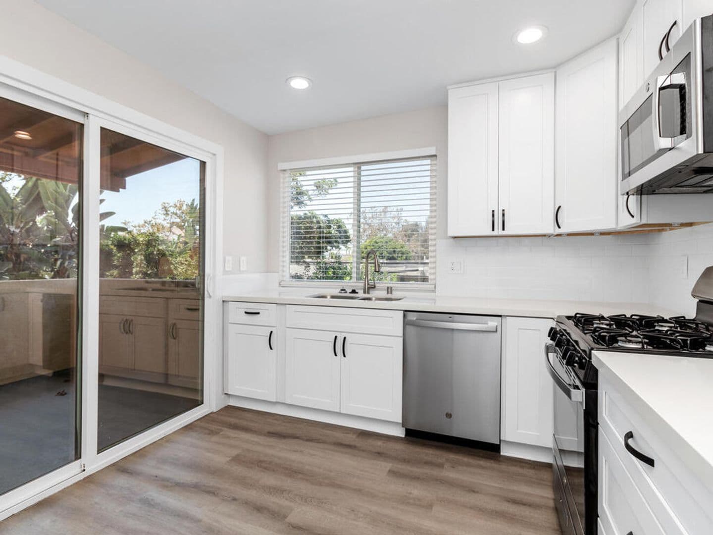 Oceanside Condo: 109 Avenida Las Brisas - Unit D