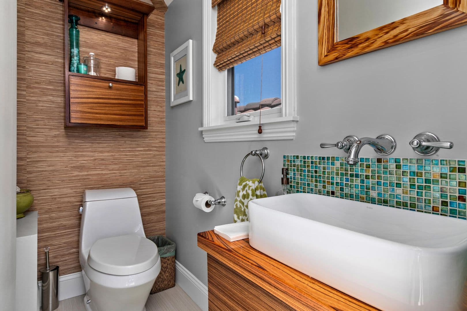 Oceanside House: 1026 West St