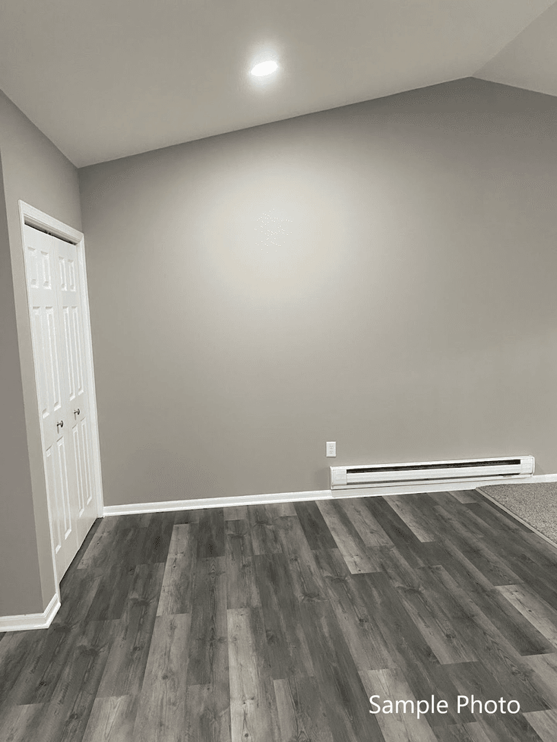 Bristol Apartment: 19624 82nd St
