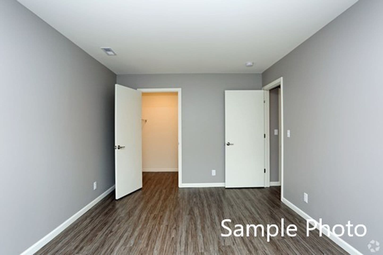 Lake Geneva Apartment: 1157 S. Wells St