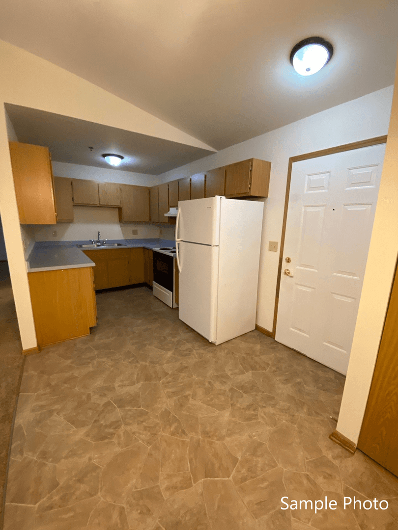 Bristol Apartment: 19624 82nd St