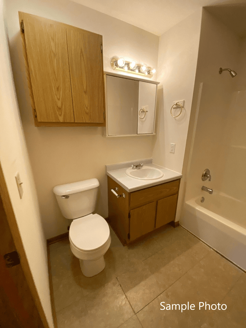 Bristol Apartment: 19624 82nd St