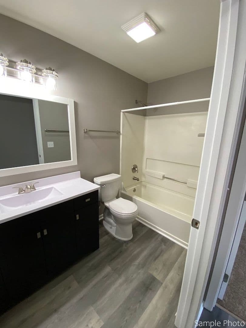 Lake Geneva Apartment: 1157 S. Wells St
