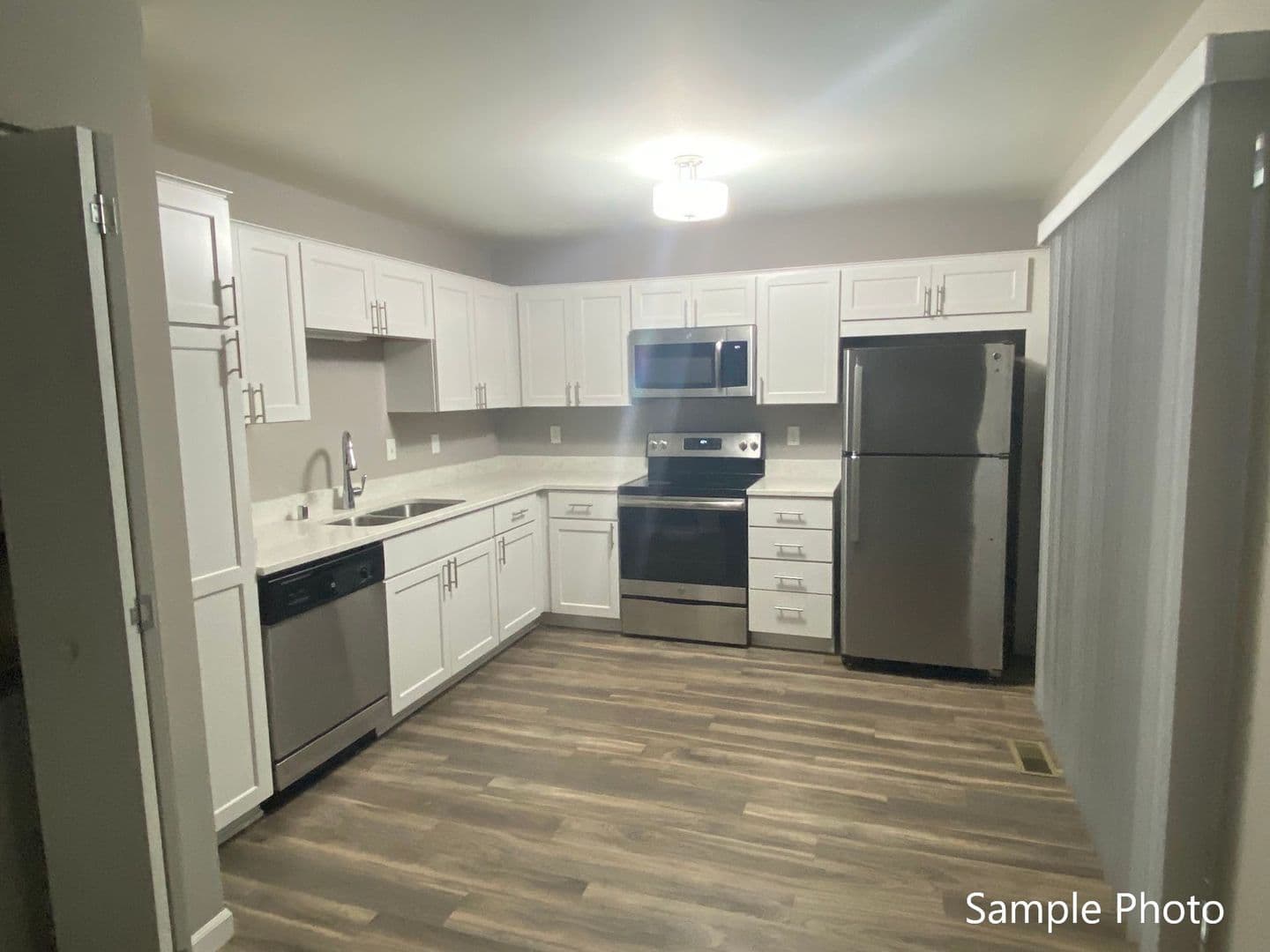 Lake Geneva Apartment: 1157 S. Wells St