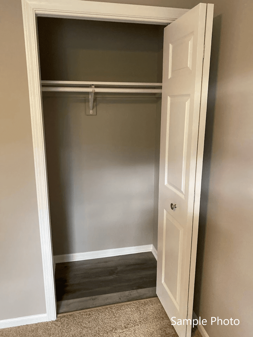 Bristol Apartment: 19624 82nd St