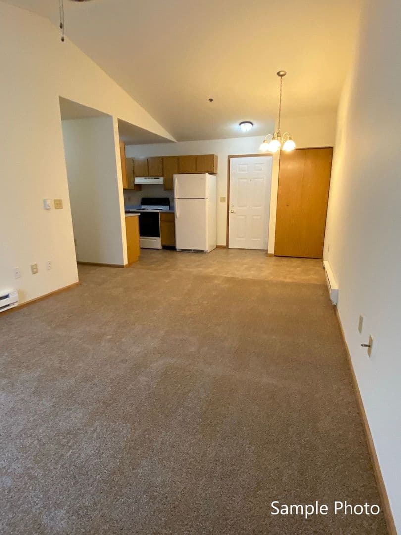 Bristol Apartment: 19624 82nd St