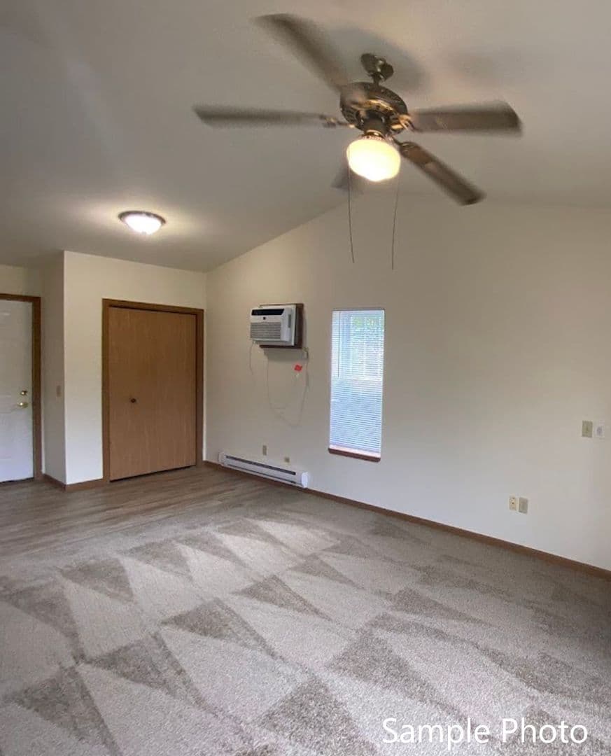 Bristol Apartment: 19624 82nd St