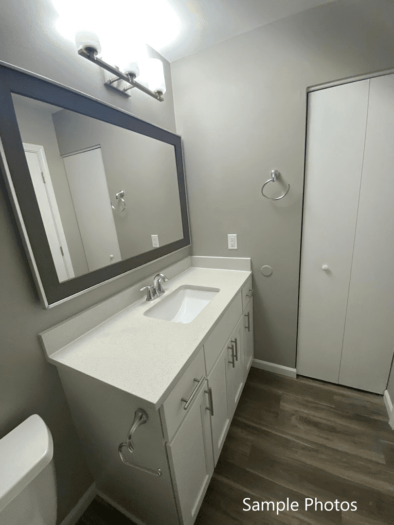 Lake Geneva Apartment: 1157 S. Wells St