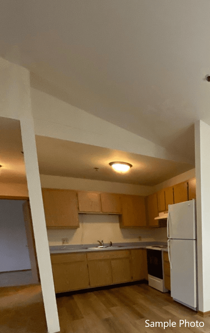 Bristol Apartment: 19624 82nd St