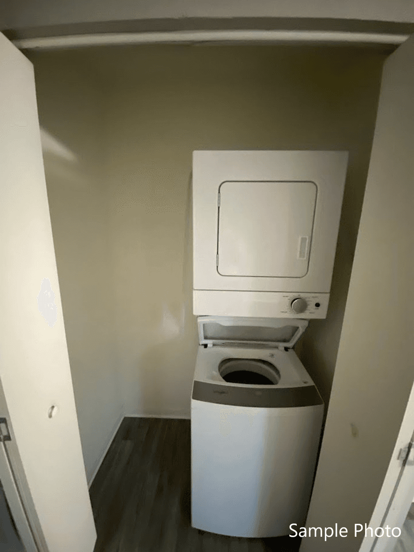 Lake Geneva Apartment: 1157 S. Wells St