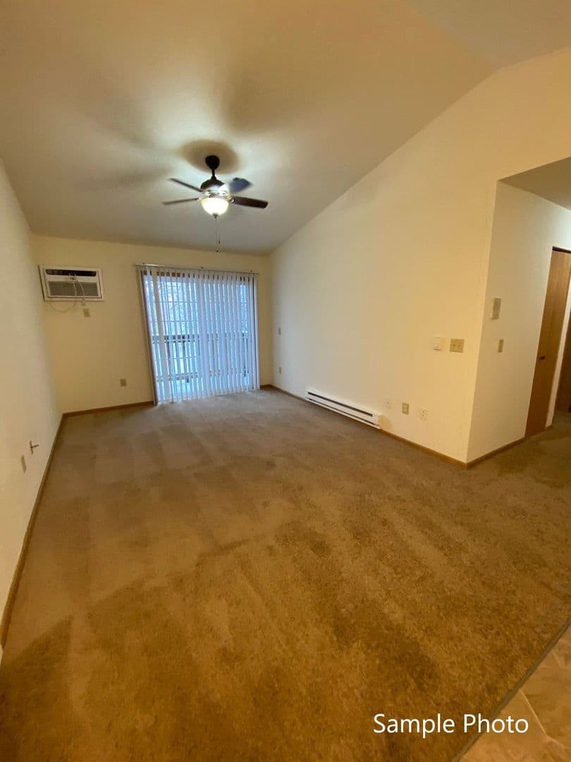 Bristol Apartment: 19624 82nd St