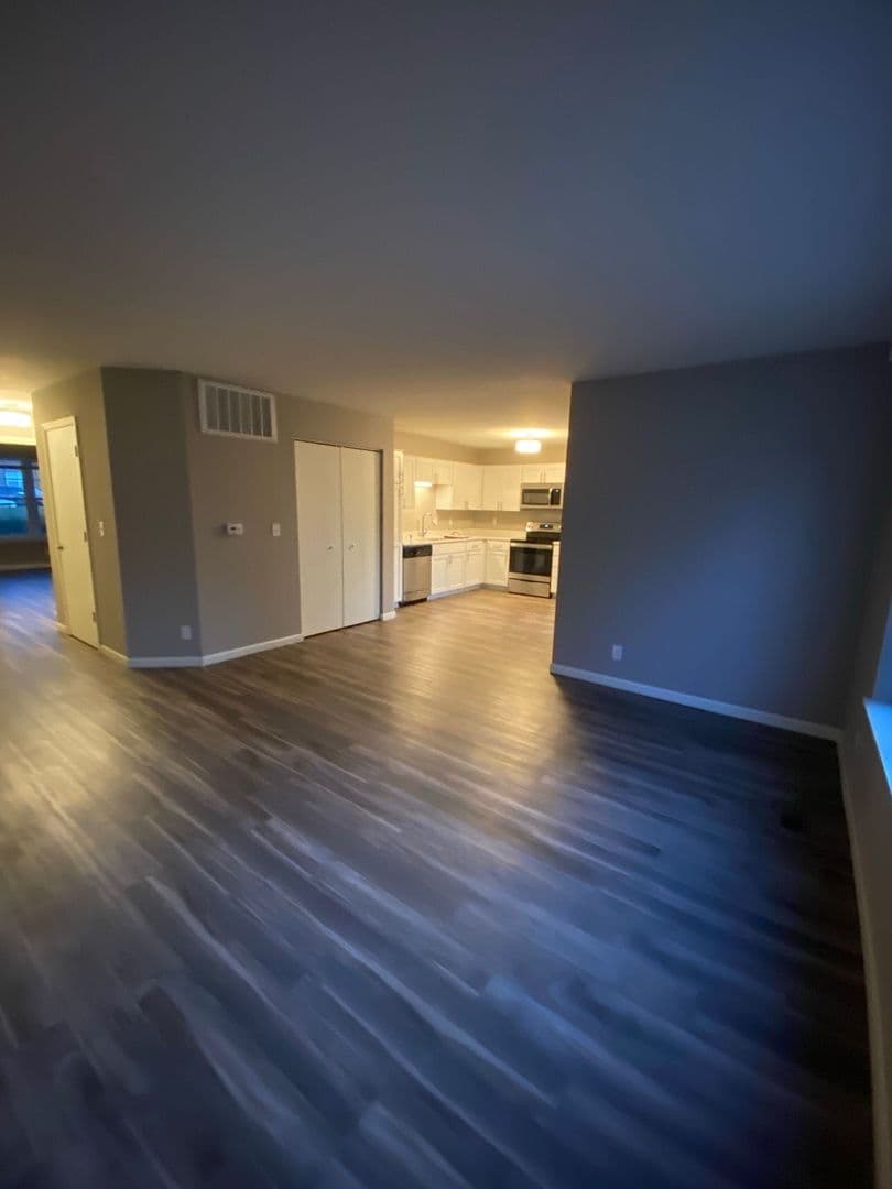 Lake Geneva Apartment: 1157 S. Wells St