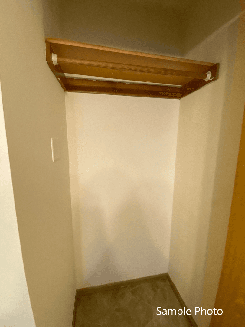 Bristol Apartment: 19624 82nd St