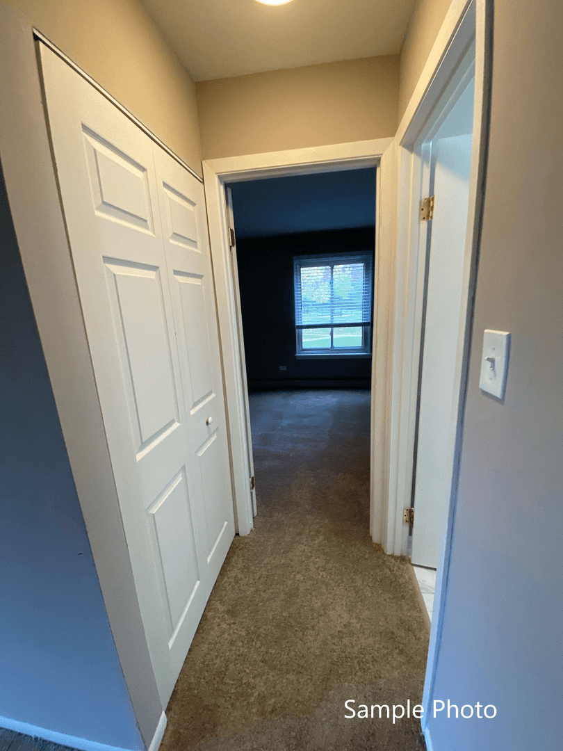 Lake Villa Apartment: 149 N Milwaukee Ave