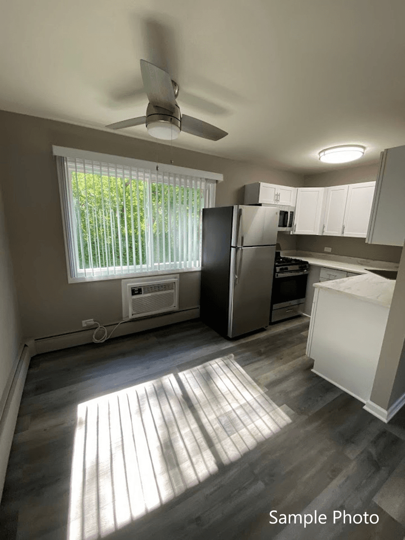 Gurnee Apartment: 4344 McClure Ave