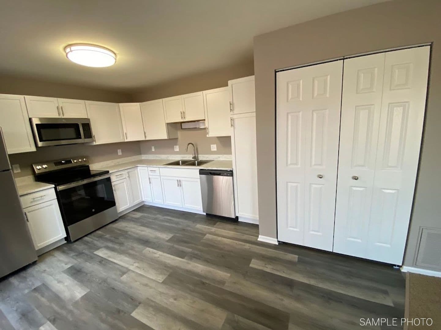 Lake Geneva Apartment: 1157 S. Wells St