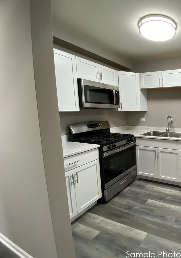 Gurnee Apartment: 4344 McClure Ave