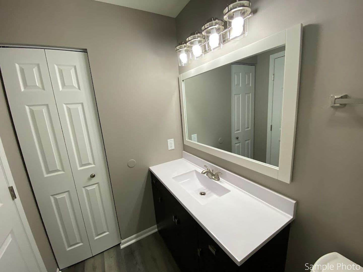 Lake Geneva Apartment: 1157 S. Wells St