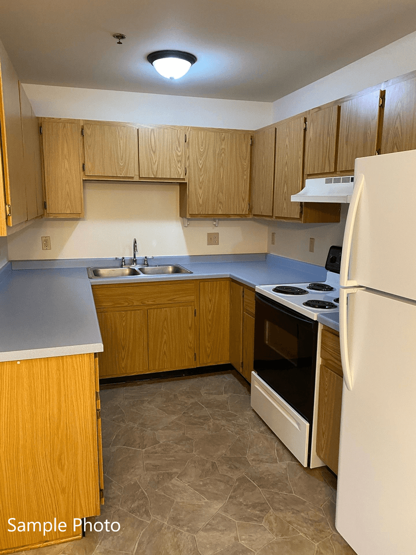 Bristol Apartment: 19624 82nd St