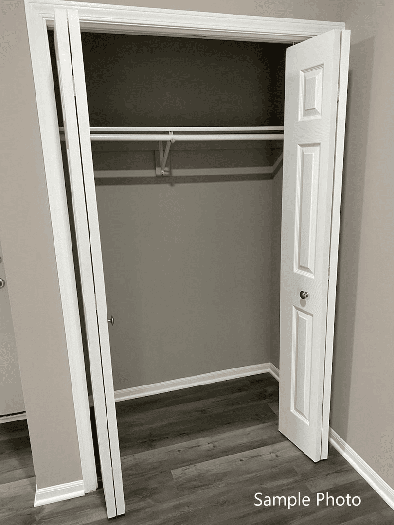 Bristol Apartment: 19624 82nd St