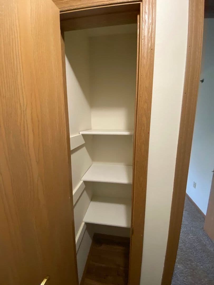 Bristol Apartment: 19624 82nd St