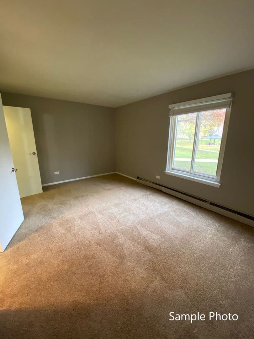 Lake Villa Apartment: 149 N Milwaukee Ave