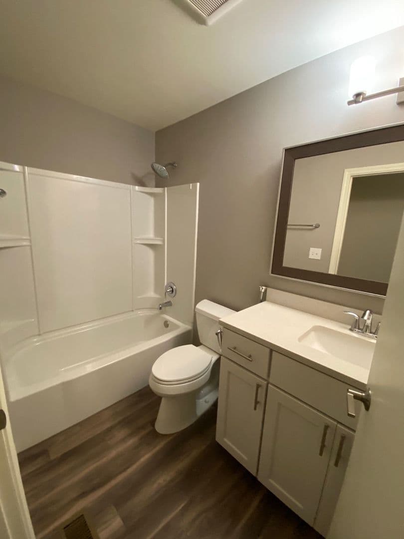Lake Geneva Apartment: 1157 S. Wells St