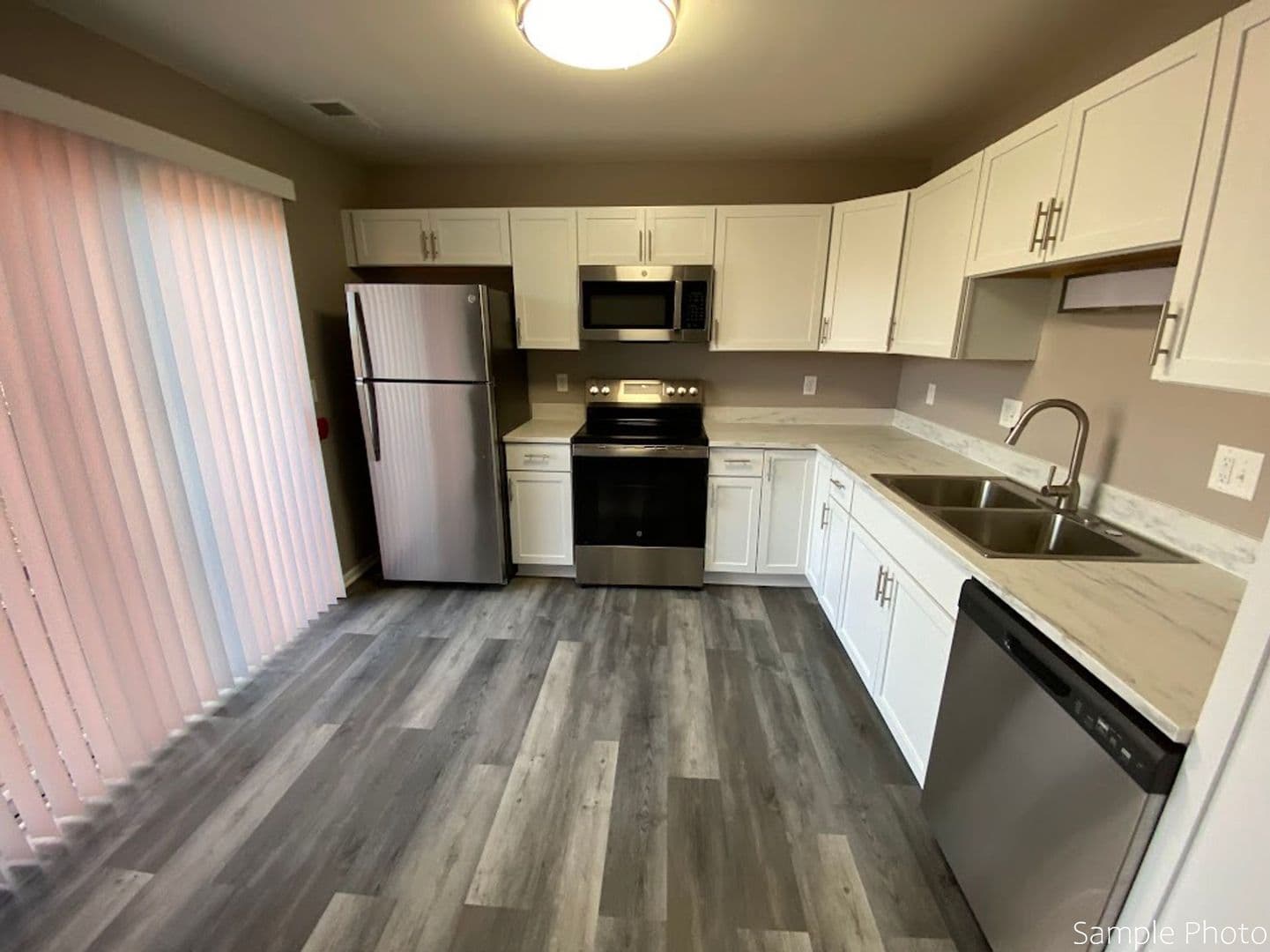 Lake Geneva Apartment: 1157 S. Wells St