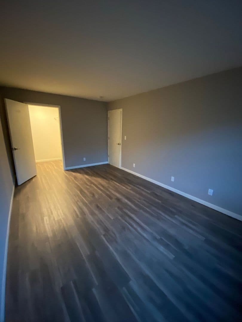 Lake Geneva Apartment: 1157 S. Wells St