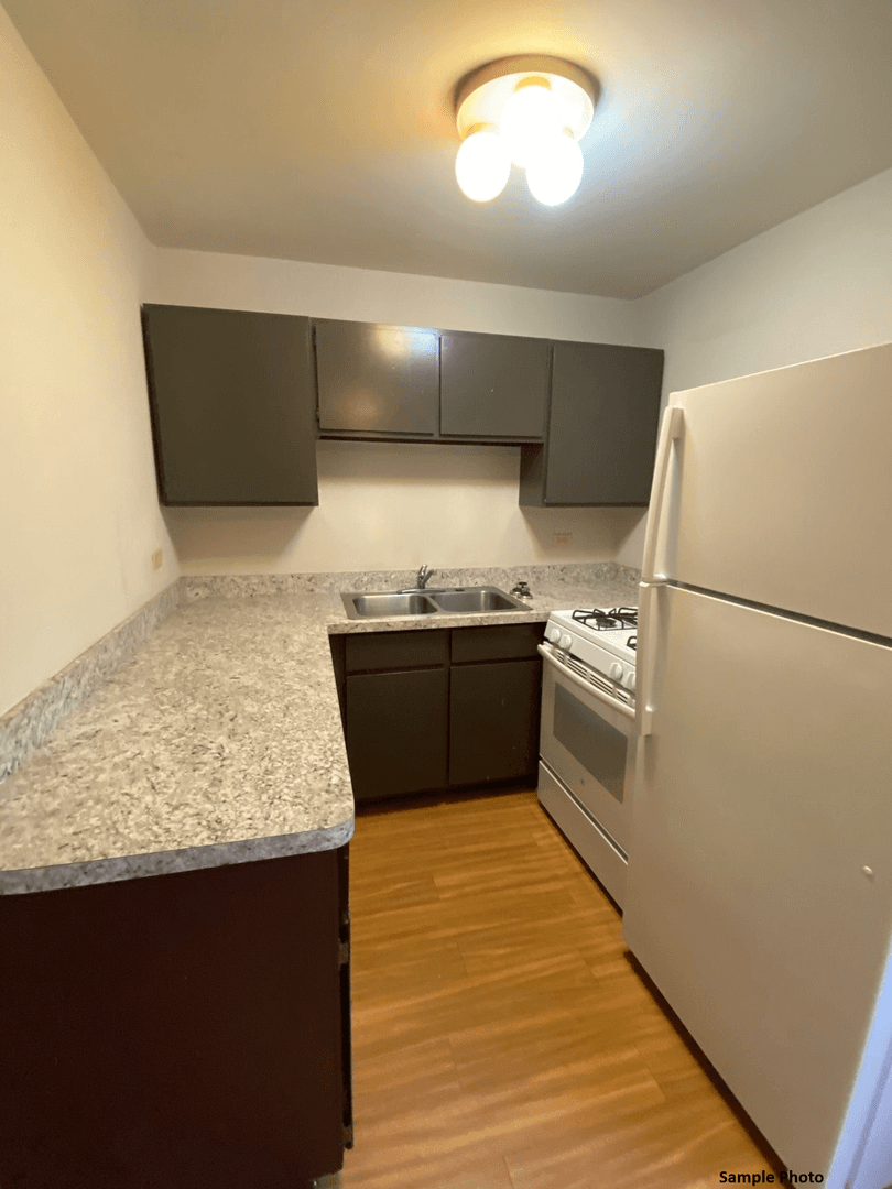 Gurnee Apartment: 4344 McClure Ave