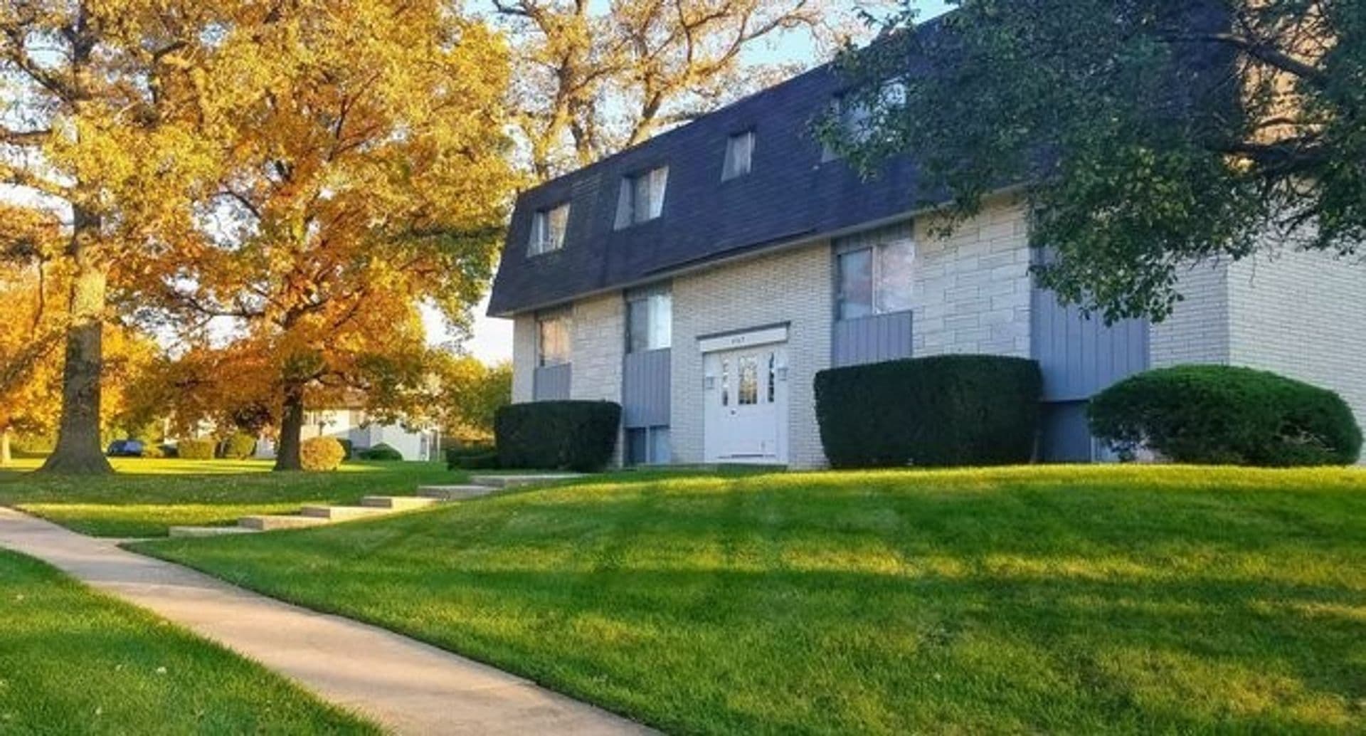 Gurnee Apartment: 4344 McClure Ave