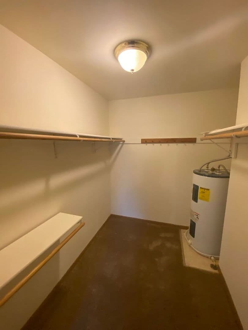 Bristol Apartment: 19624 82nd St