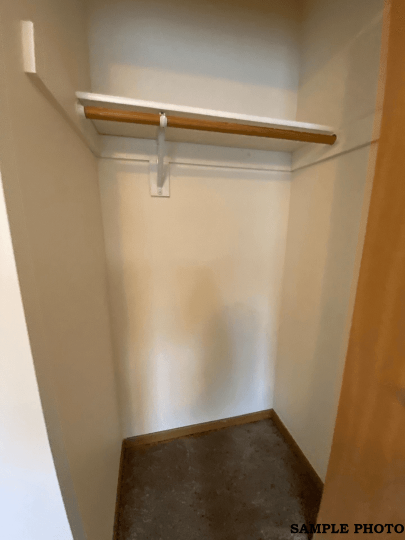Bristol Apartment: 19624 82nd St